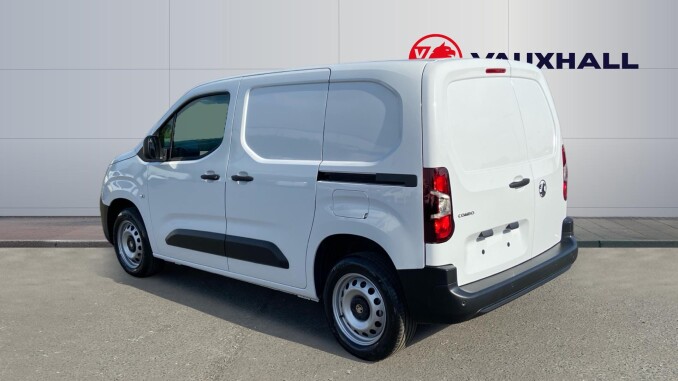 Vauxhall Combo Cargo Combo Diesel 1.5 Turbo D 100ps Prime Plus H1 Van - Image 4